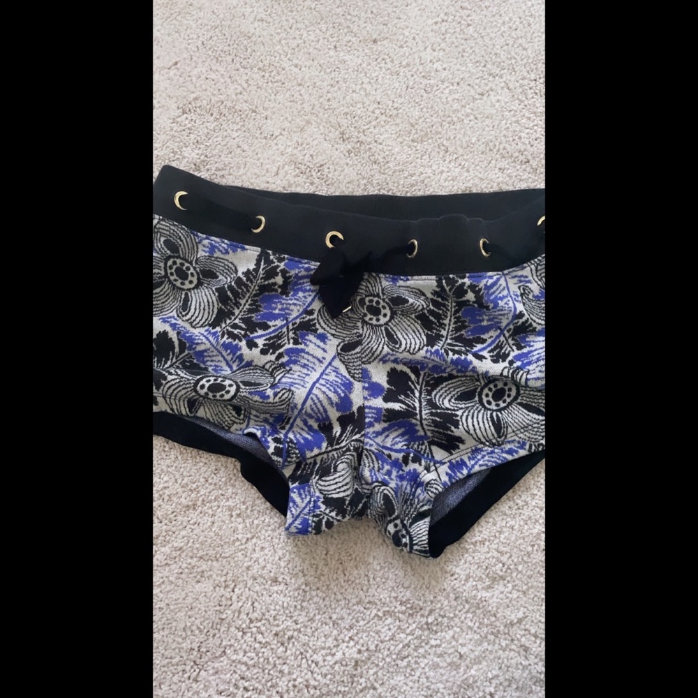 JUICY COUTURE SHORTS